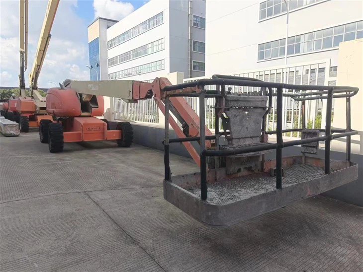 הרמת בום טלסקופית JLG 660SJ משומשת